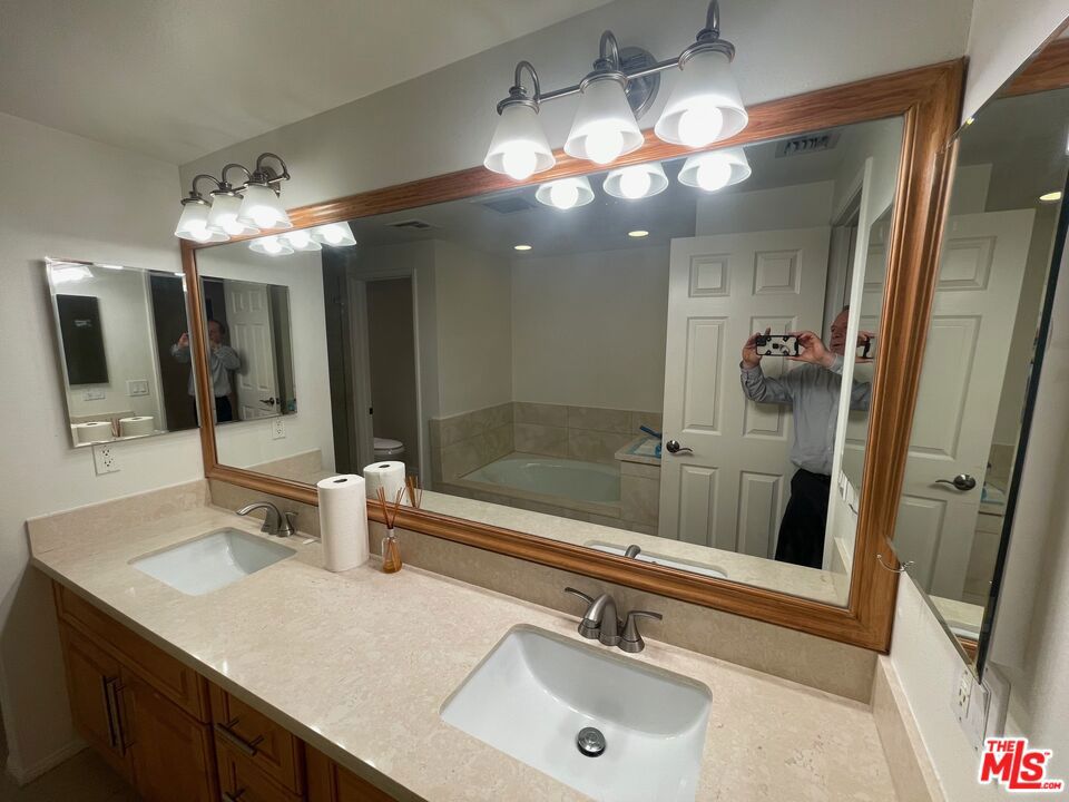 1840 Veteran Avenue 106 Property Photo 23