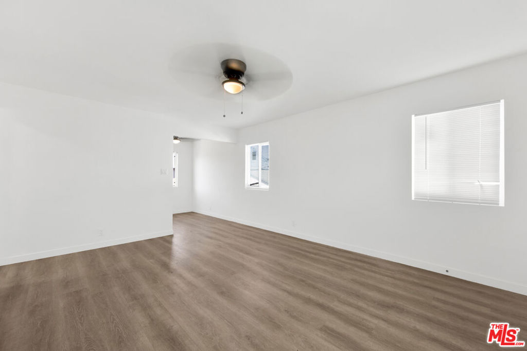 1525 W 105th Street Property Photo 7