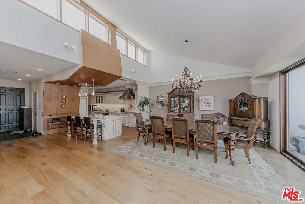 4460 Wilshire Boulevard 705 Property Photo 6
