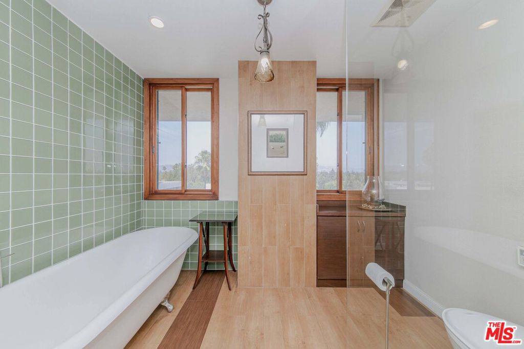4460 Wilshire Boulevard 705 Property Photo 11