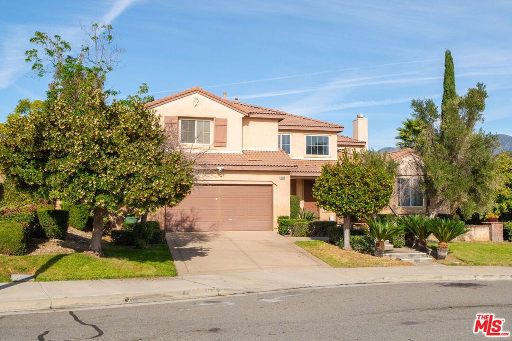18080 Tanzanite Road Property Photo 2