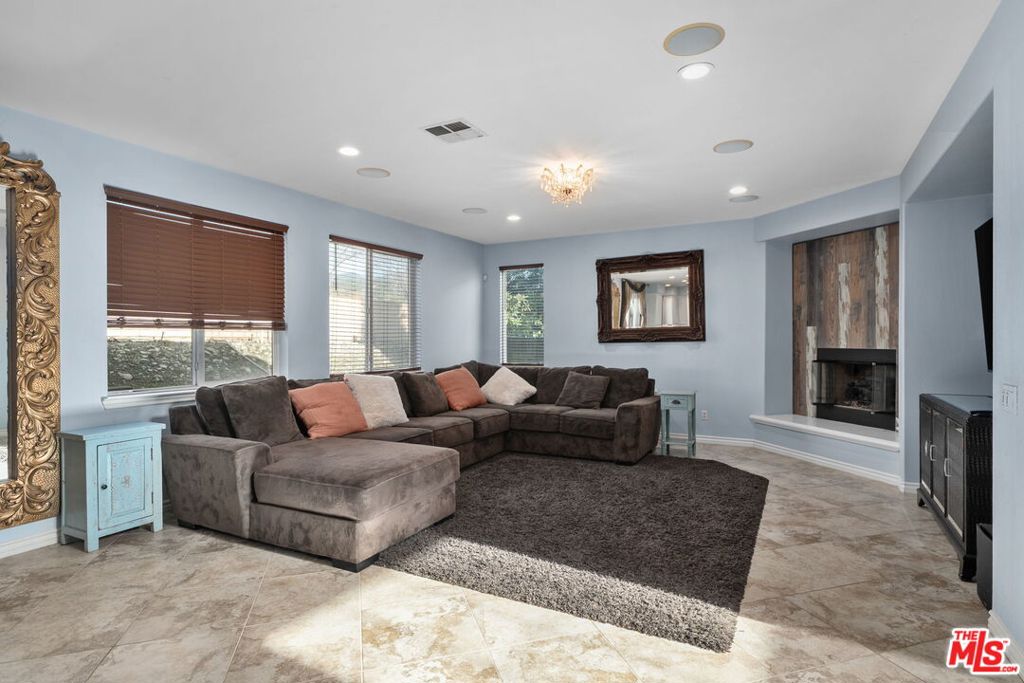 18080 Tanzanite Road Property Photo 10