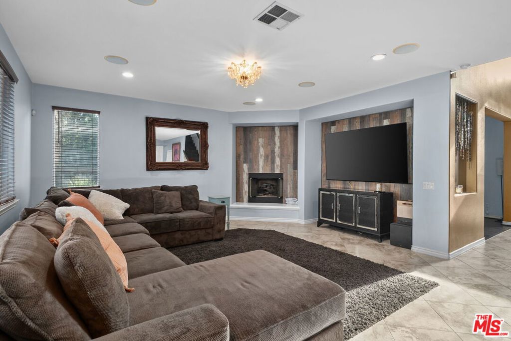 18080 Tanzanite Road Property Photo 11