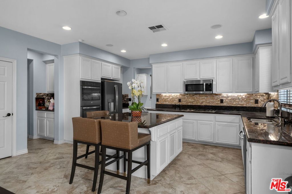 18080 Tanzanite Road Property Photo 15