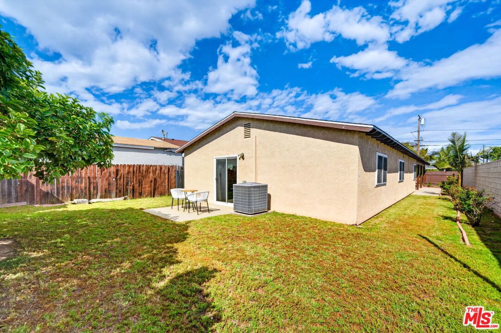 10829 Firmona Avenue Property Photo 1