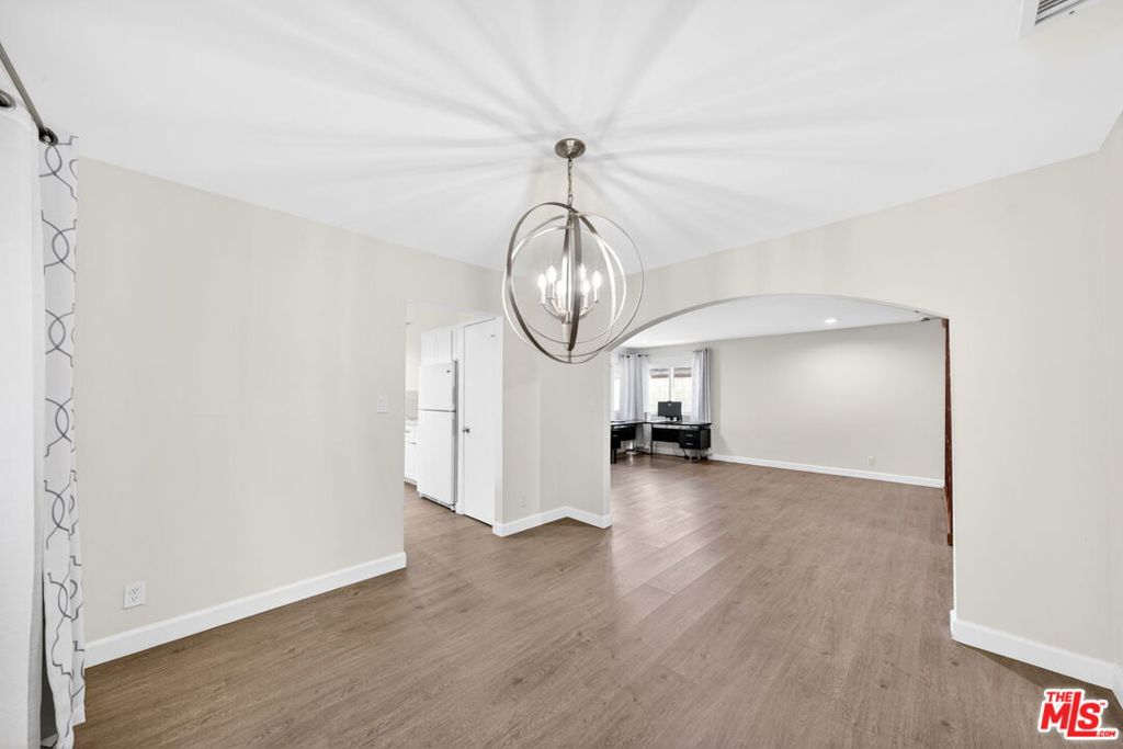 10829 Firmona Avenue Property Photo 28
