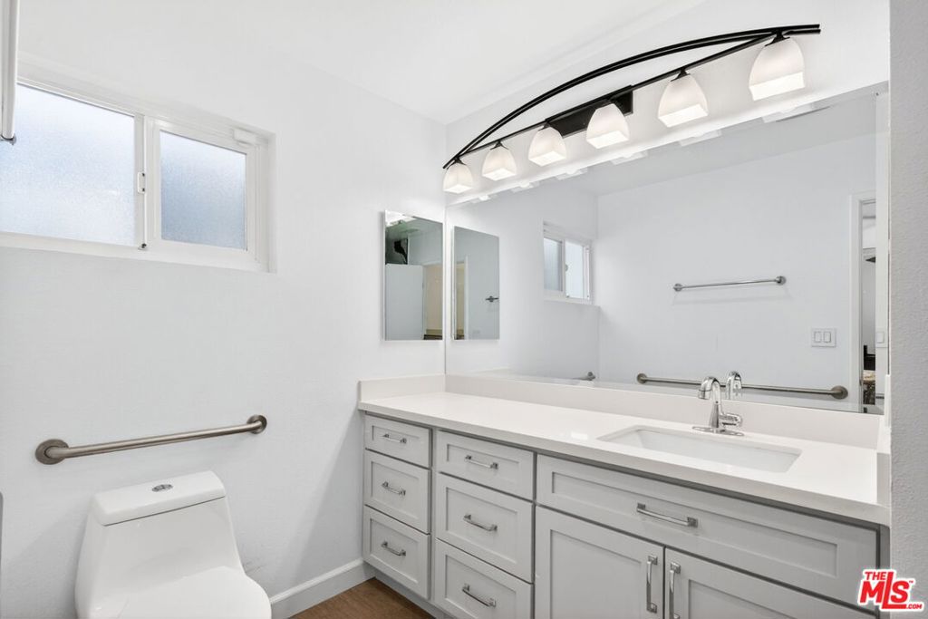 10829 Firmona Avenue Property Photo 36