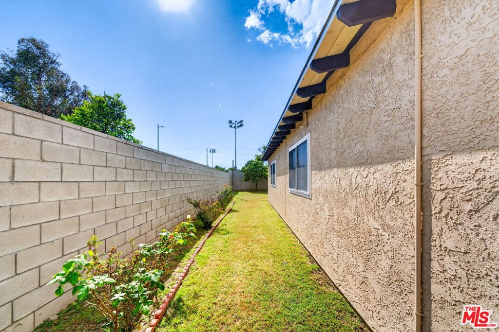 10829 Firmona Avenue Property Photo 48