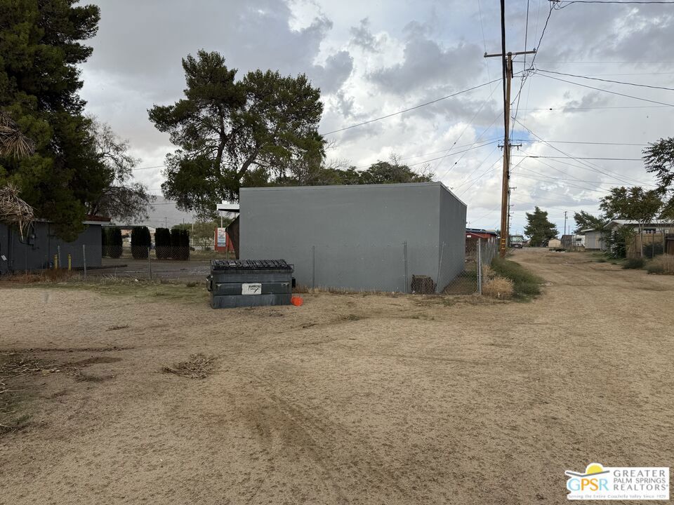 55595 29 Palms Highway Property Photo 3
