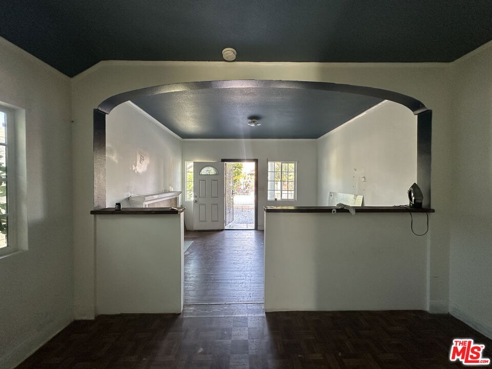 1117 N Alexandria Avenue Property Photo 16