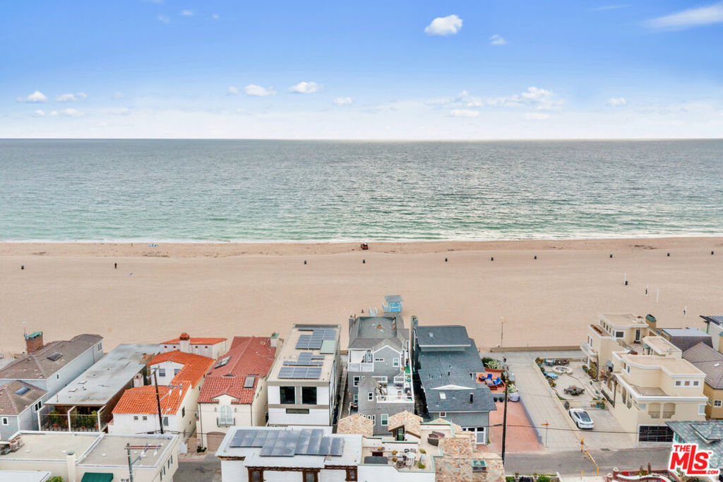 1836 The Strand Property Photo 6