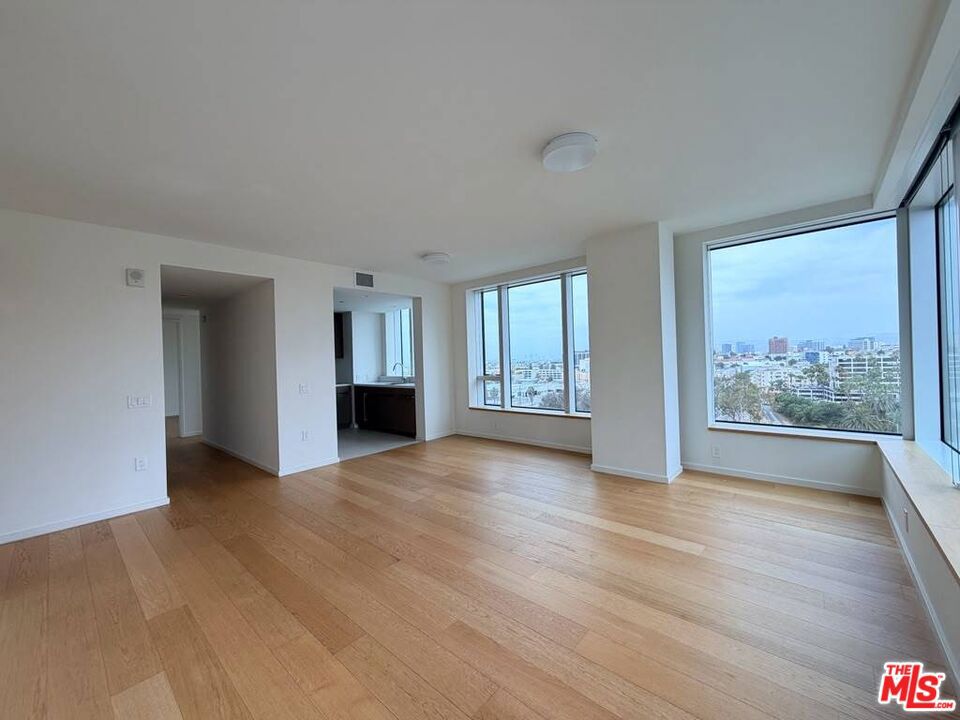 889 Francisco Street 1008 Property Photo 3