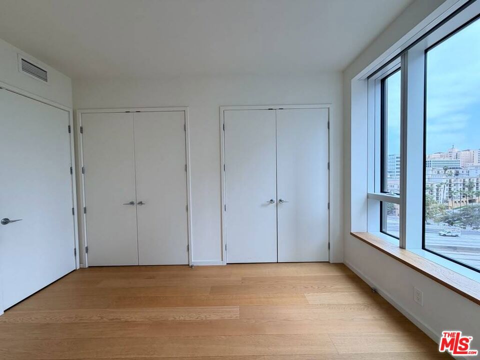 889 Francisco Street 1008 Property Photo 15