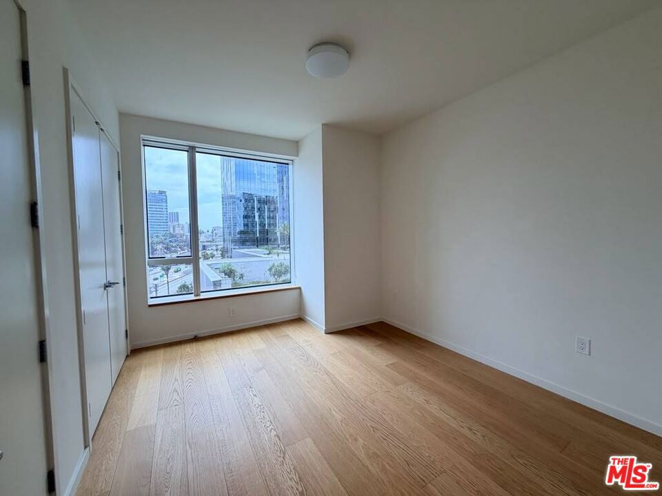 889 Francisco Street 1008 Property Photo 20