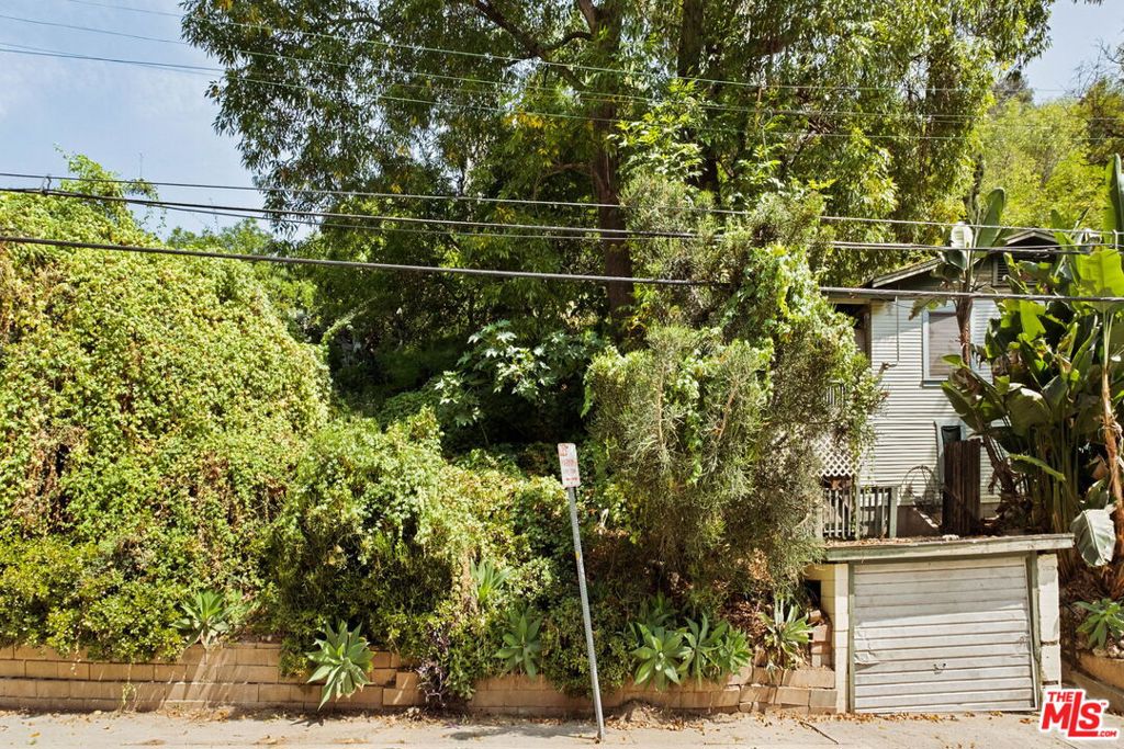 416 Museum Drive Property Photo 21