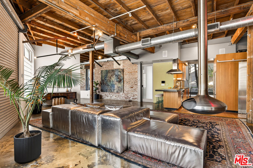 122 Mildred Avenue Property Photo 3