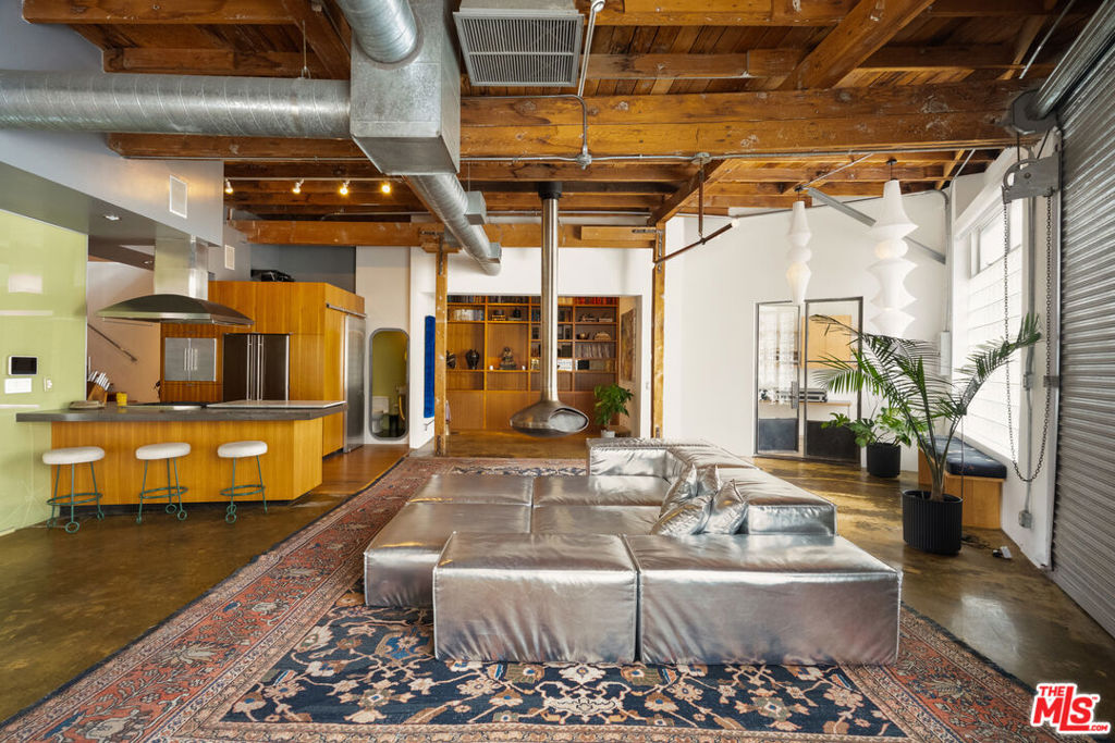 122 Mildred Avenue Property Photo 4