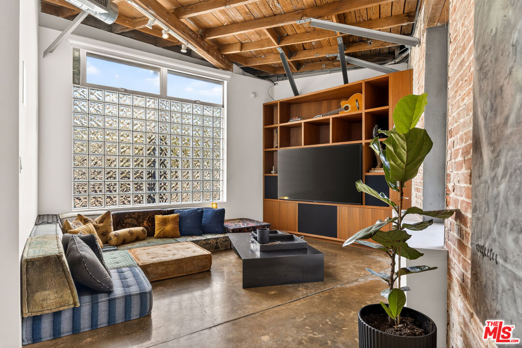 122 Mildred Avenue Property Photo 14