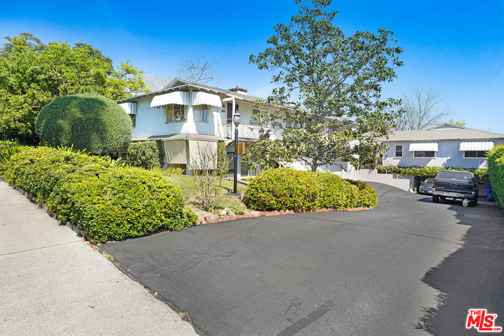 156 N Baldwin Avenue Property Photo 1
