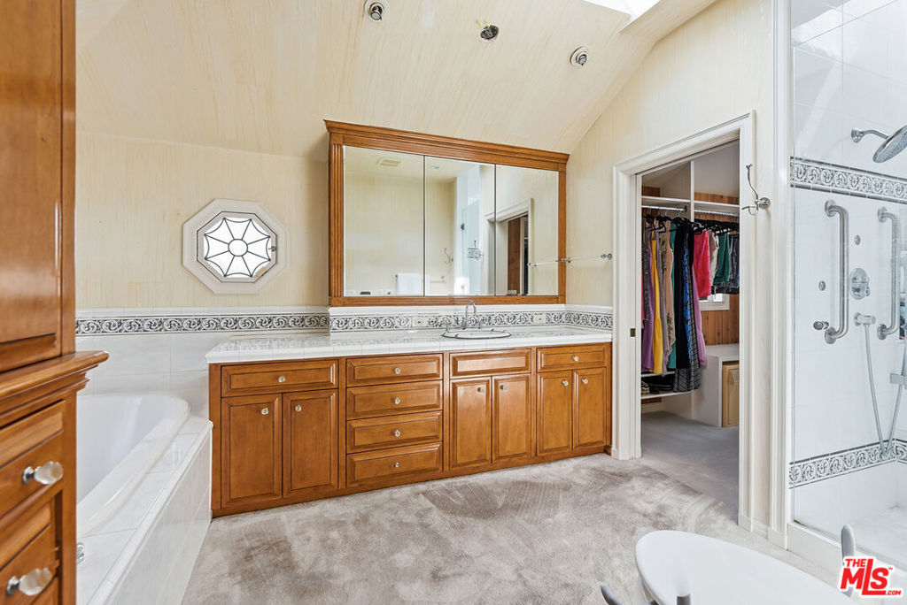 701 N Arden Drive Property Photo 26