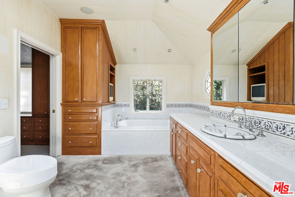 701 N Arden Drive Property Photo 27