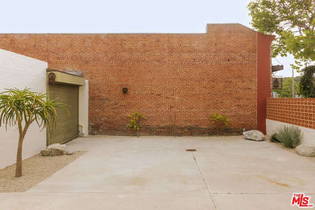 2218 Pico Boulevard Property Photo 4