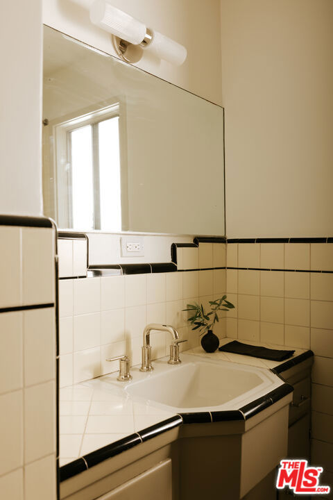 2218 Pico Boulevard Property Photo 21