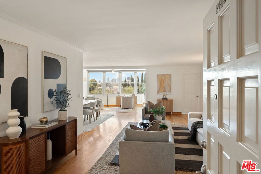 10725 Ohio Avenue 2 Property Photo 2