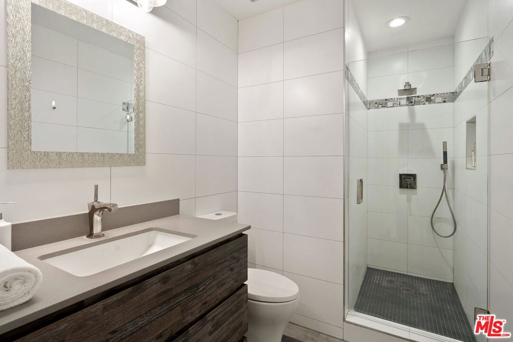 10725 Ohio Avenue 2 Property Photo 25