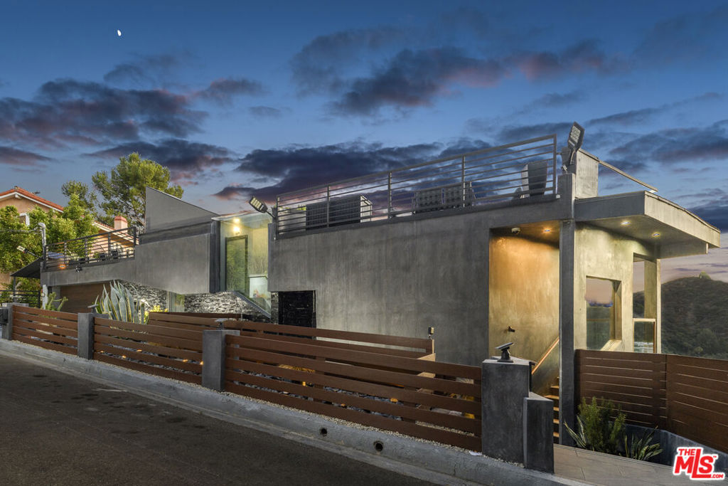 2271 Gloaming Way Property Photo 1