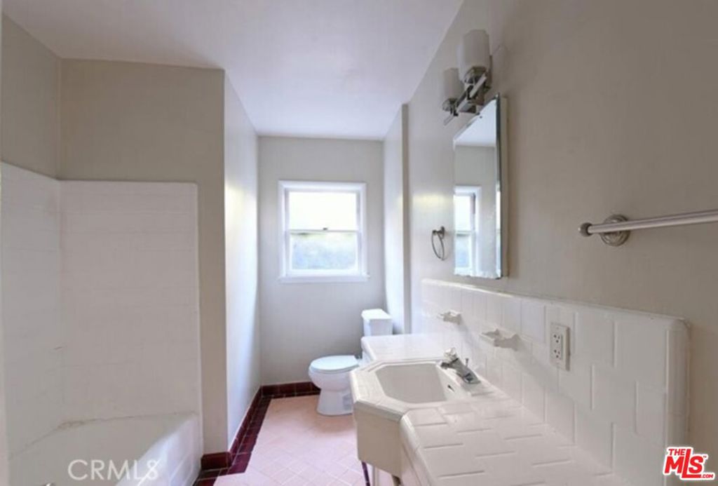 11061 Ohio Avenue 1 Property Photo 4