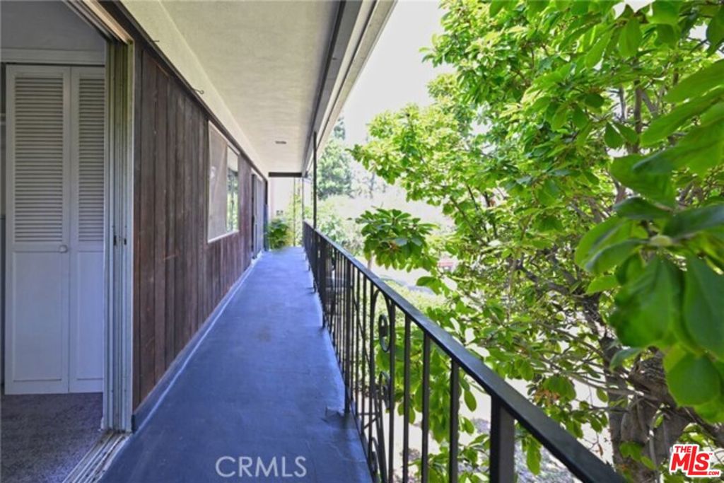 11061 Ohio Avenue 3 Property Photo 2