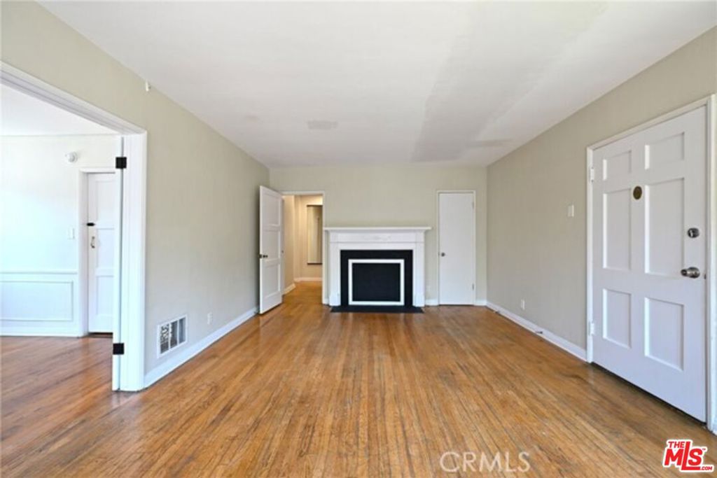 11061 Ohio Avenue 3 Property Photo 8