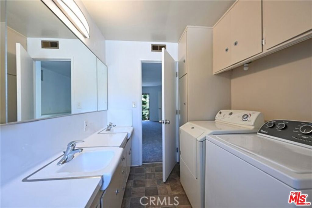 11061 Ohio Avenue 3 Property Photo 13