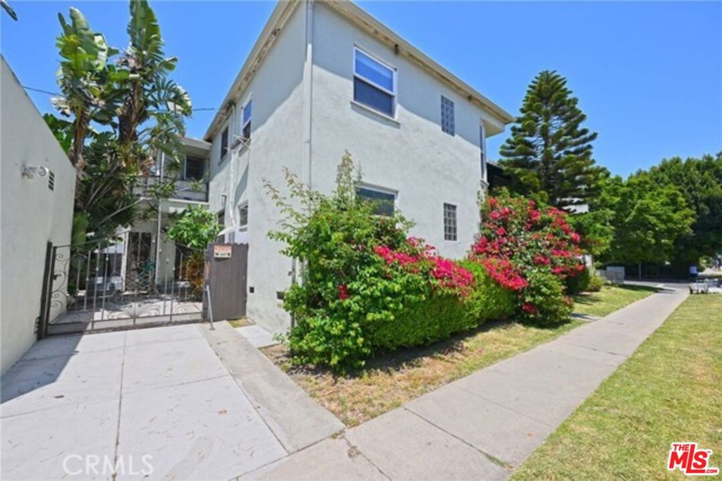11061 Ohio Avenue 3 Property Photo 25