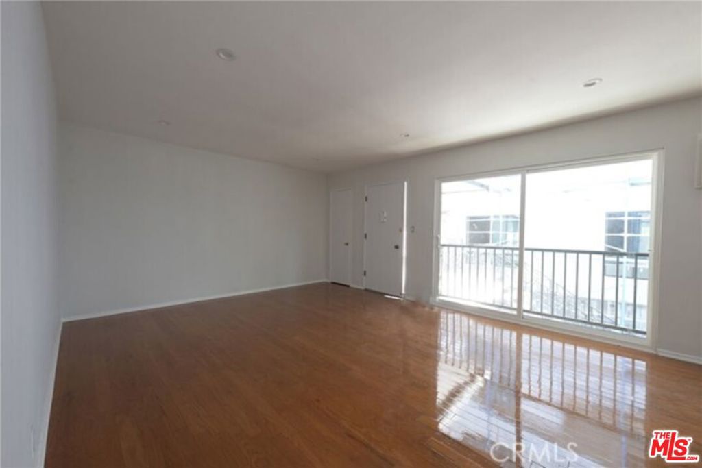 1436 S Bedford Street Property Photo 5