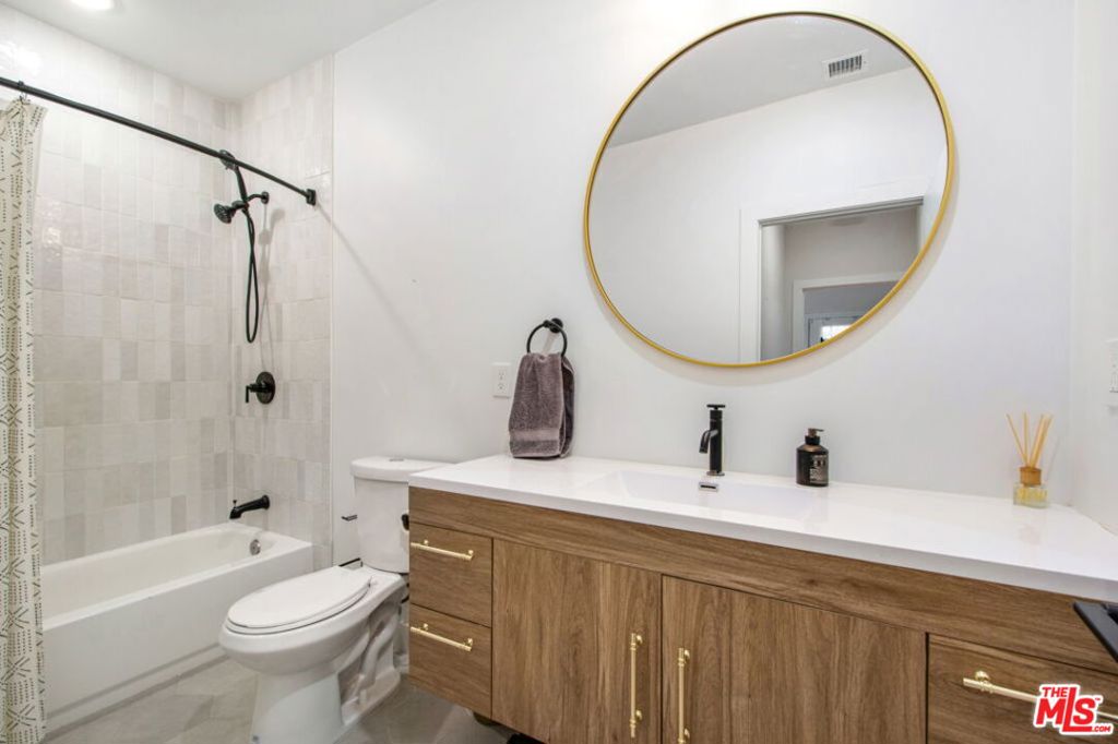 5625 S Sherbourne Drive Property Photo 33