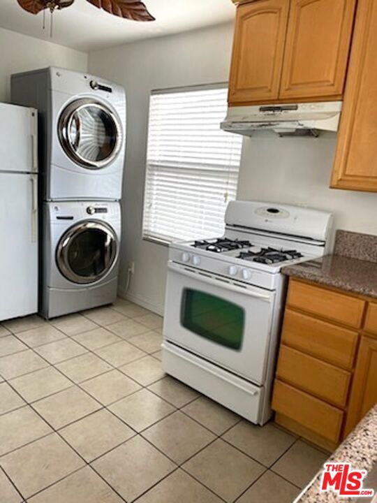 121 N Benton Way Property Photo 6