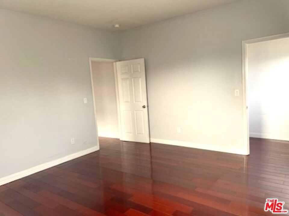 121 N Benton Way Property Photo 8