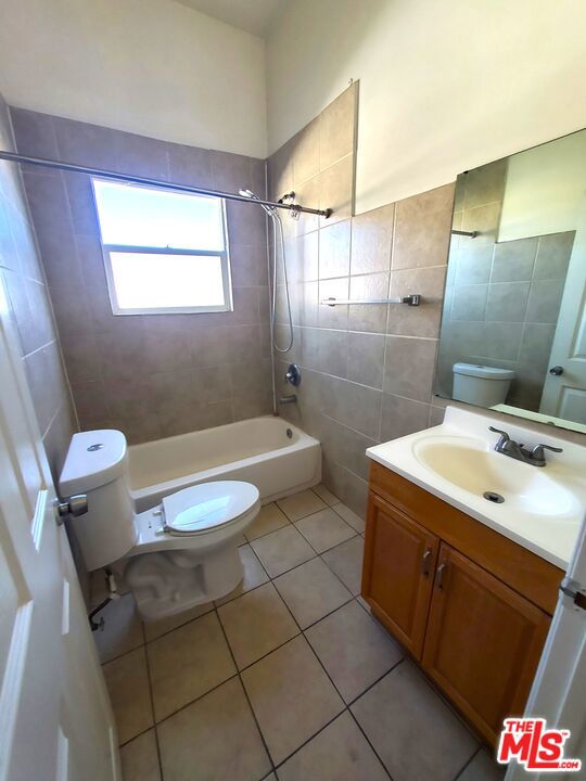 121 N Benton Way Property Photo 10