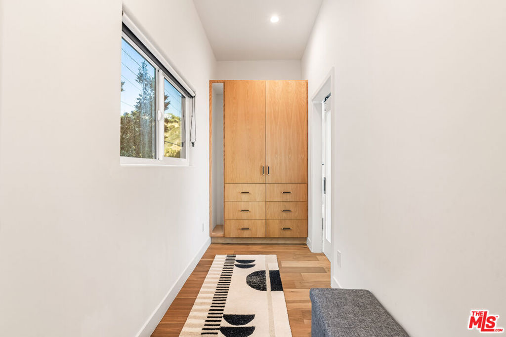 8425 Hillside Avenue Property Photo 18