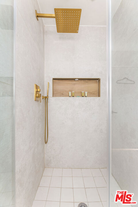 8425 Hillside Avenue Property Photo 33