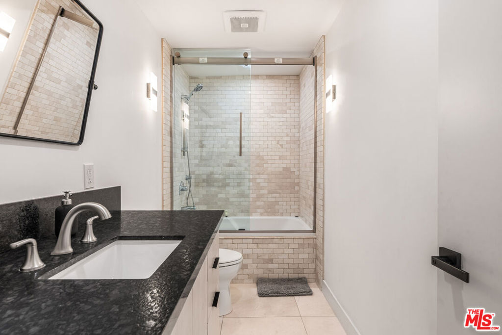 8425 Hillside Avenue Property Photo 44