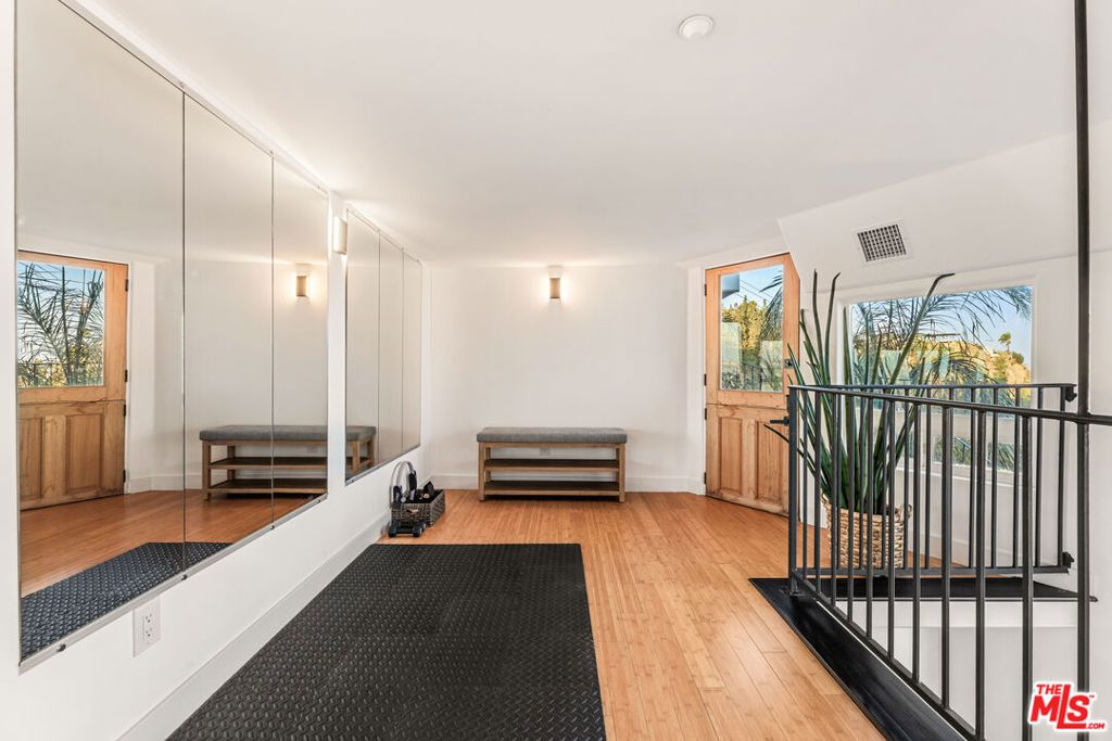 8425 Hillside Avenue Property Photo 45