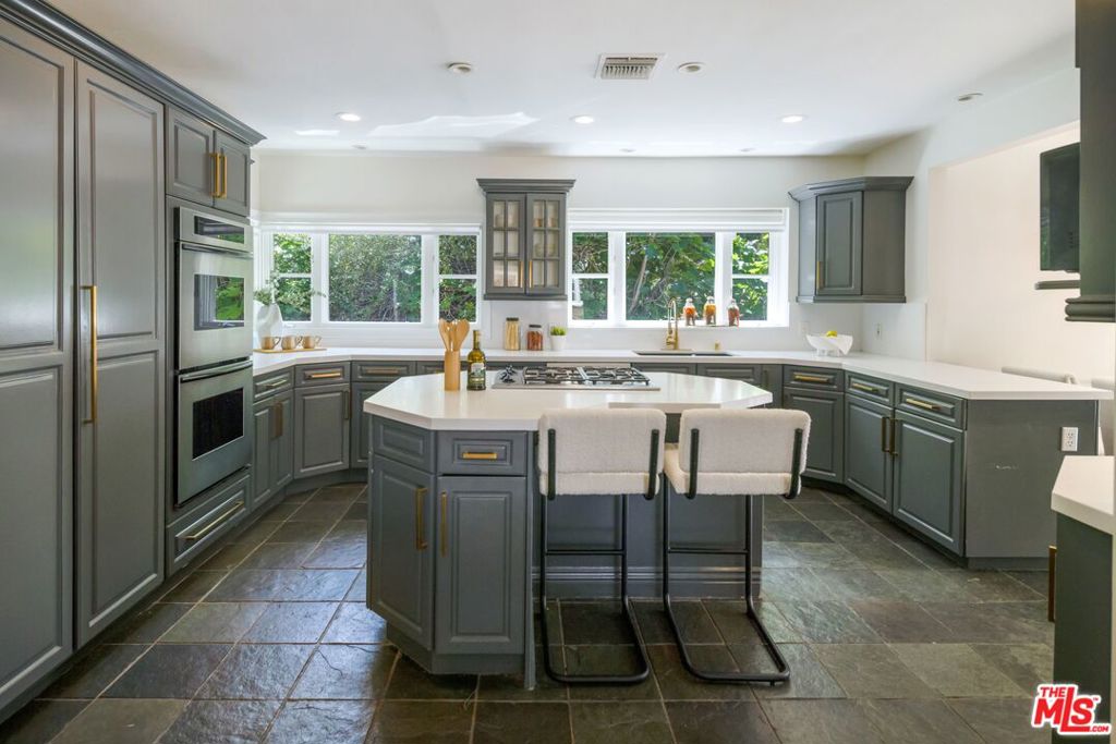 1165 Coldwater Canyon Drive Property Photo 4