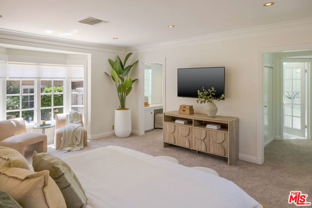 1165 Coldwater Canyon Drive Property Photo 8