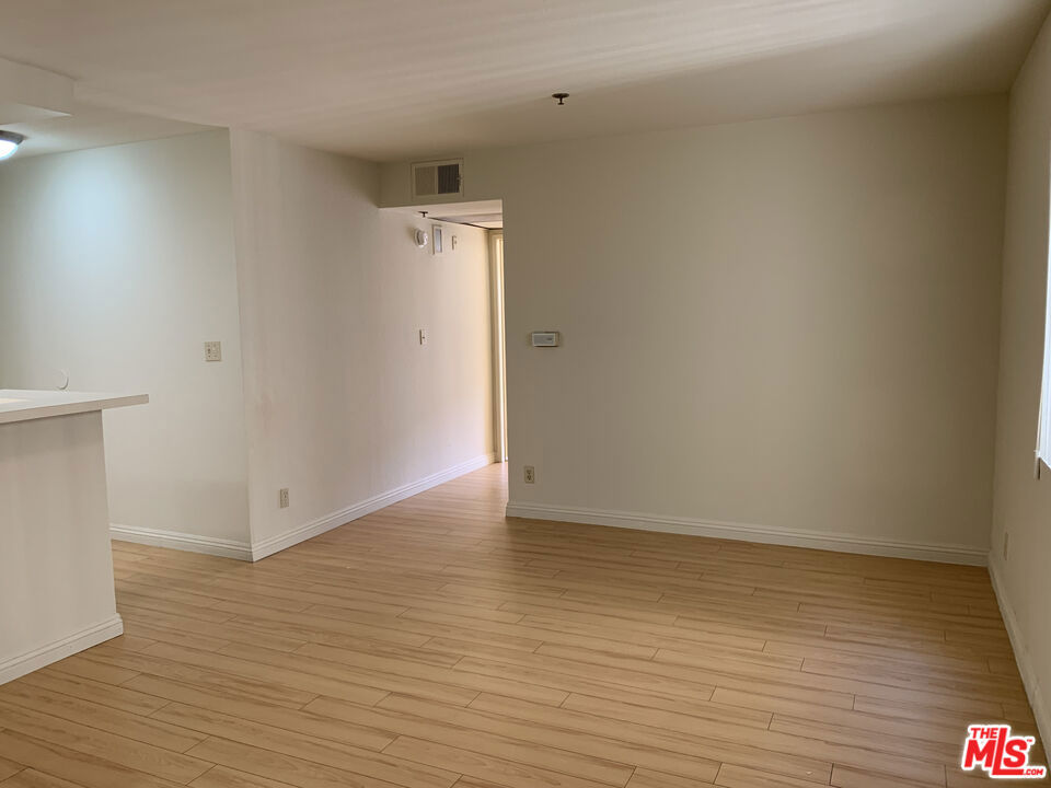 420 S Harvard Boulevard 101 Property Photo 8