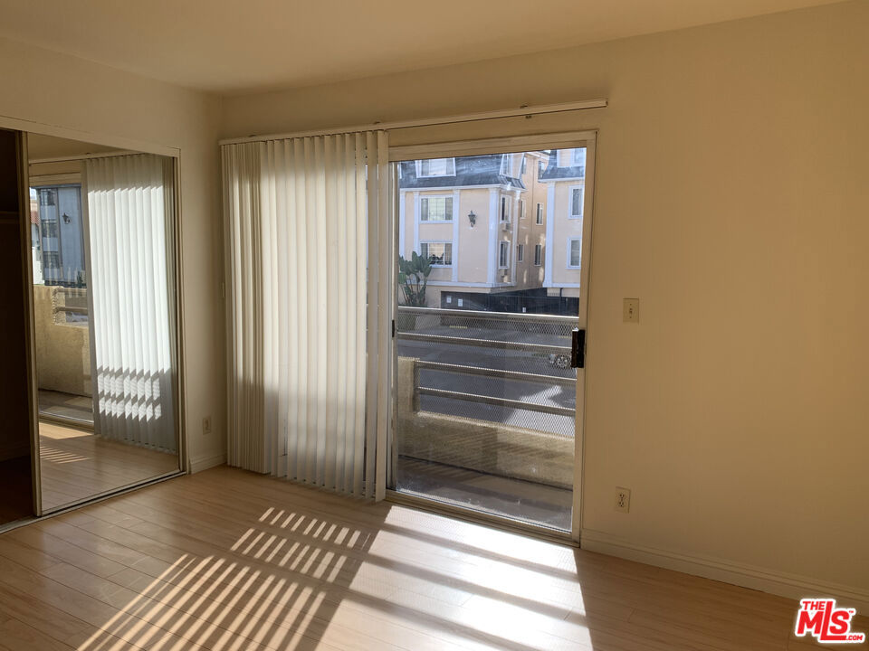 420 S Harvard Boulevard 101 Property Photo 12