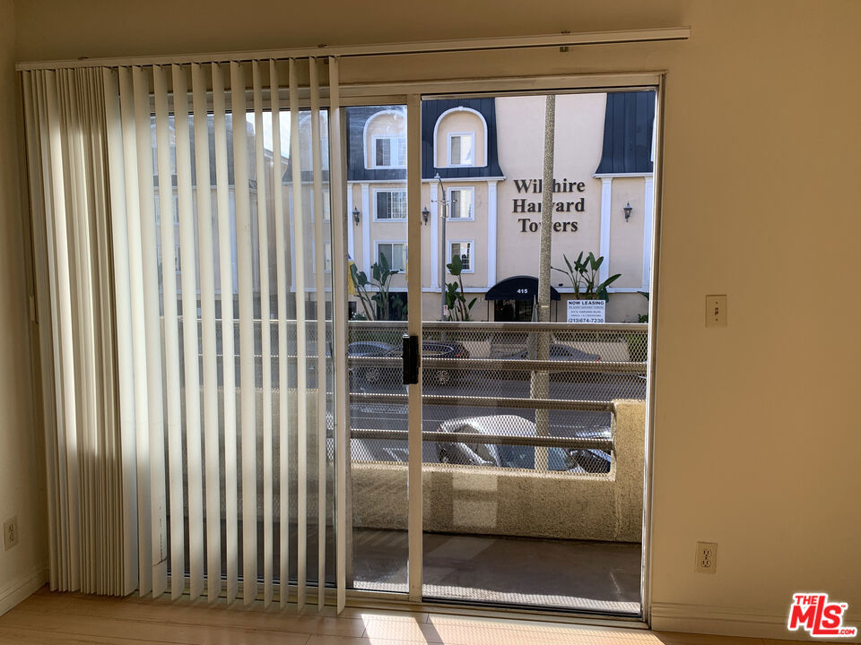 420 S Harvard Boulevard 101 Property Photo 13