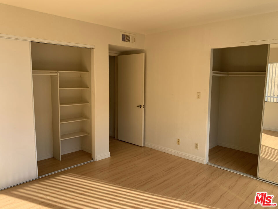 420 S Harvard Boulevard 101 Property Photo 15